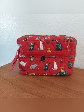 Vera bradley cats meow holiday cat Red quilted cat print makeup bag pencil pouch